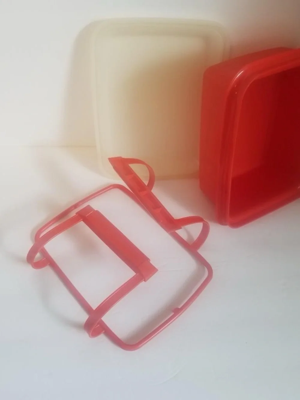 VTG, TUPPERWARE Made In USA Red Plastic Food Storage Container with Snap Handlet